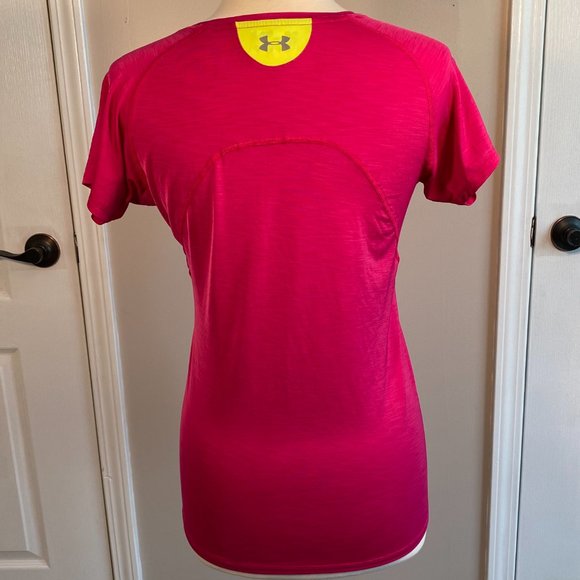 - Under Armour Run semi-fitted heat gear top Small - Picture 3 of 3